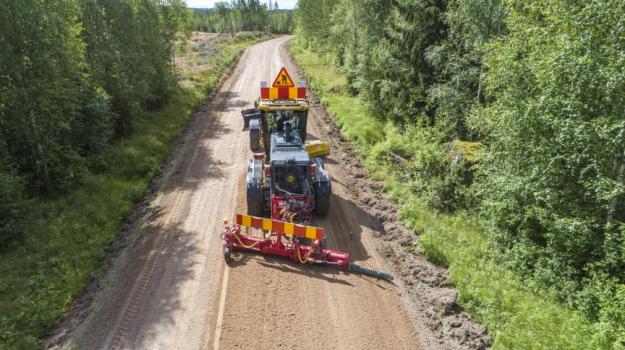 Komatsu GD675 \