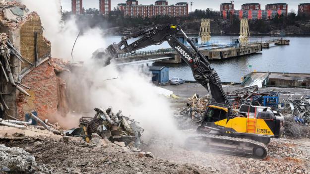 Jansson Entreprenad i Linköping bestämde sig för att köpa rivningsmaskinen Volvo EC750E High Reach efter ett besök i Boston hösten 2019 och den stora mässan World Demolition Summit.