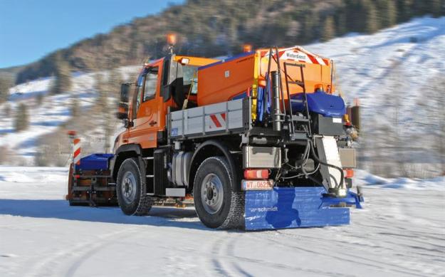 Unimog ska hålla rent på svenska vägar.