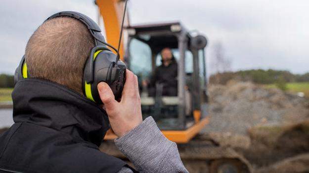 Hellberg Local är ett hörselskydd och headset med inbyggd kommunikationsradio.