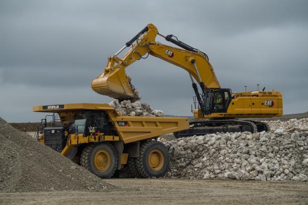Nya grävmaskinen Cat 352.