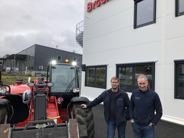 Niclas Hullerskog till höger i bild och Tommy Björnlund är två av fyra delägare i Byggkompaniet AB.