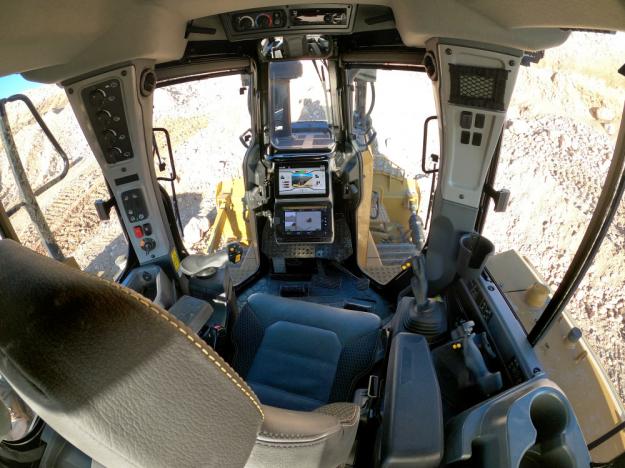 Cat D7.