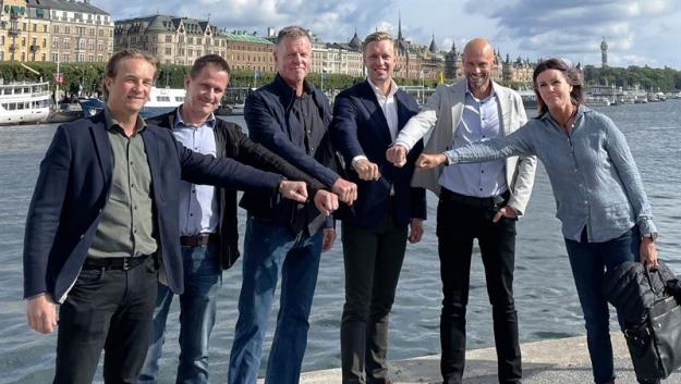 Jonas Björk, Per Sundberg, Michael Dahlberg, Gustaf Larsson Ernefelt, Johan Larsson och na de Vreeze Dahlberg.