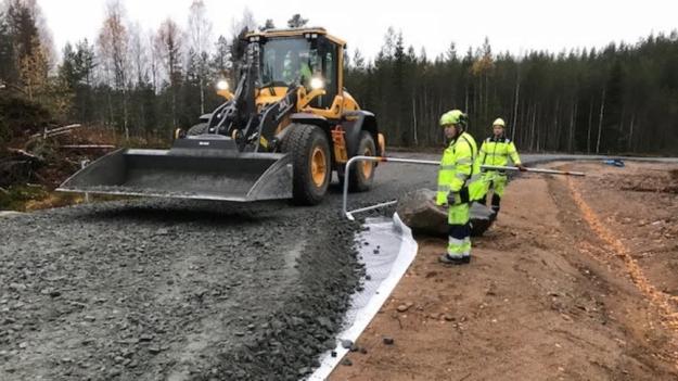 TriAx geonät integrerades med fyllningsmassan som användes på vindparkens tillfartsvägar och arbetsplattformar.