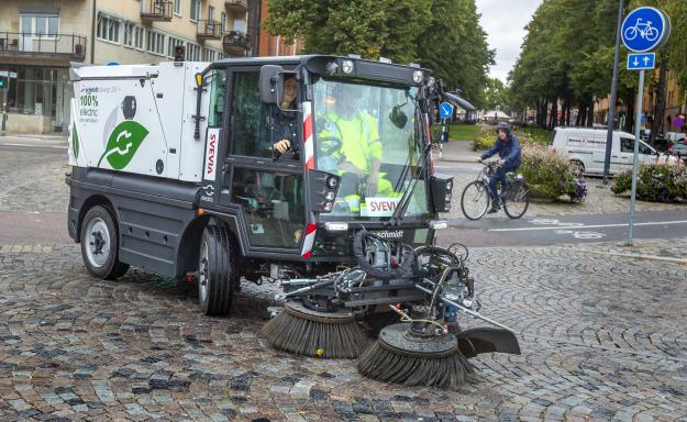 eSwingo 200+ sopar gatorna på Kungsholmen.